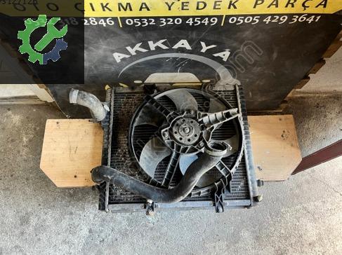 Renault Express Su Radyatörü çıkma parça