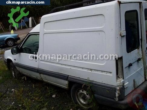 Renault Express Sol Ön Kapı çıkma parça