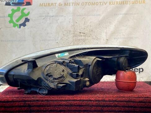 Renault Fluence Sağ Ön Far çıkma parça