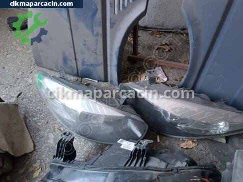 Renault Fluence Mercekli Far çıkma parça