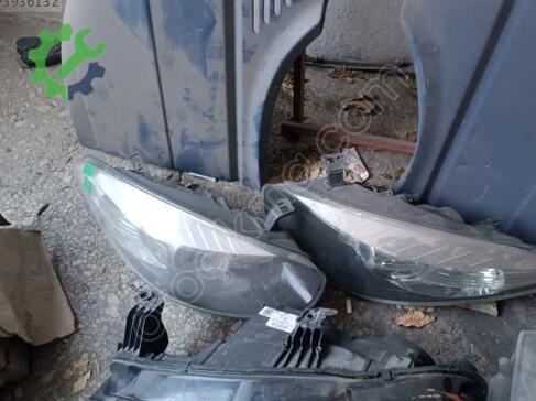 Renault Fluence Mercekli Far çıkma parça