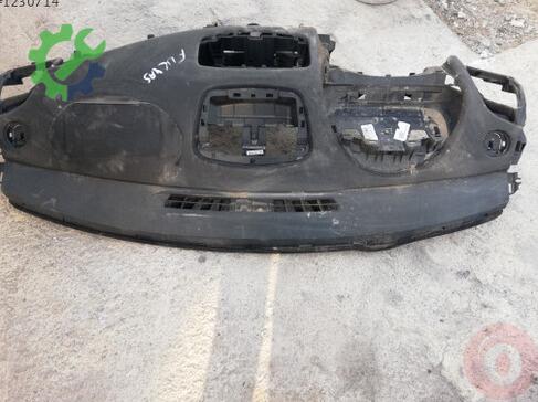 Renault Fluence Göğüs çıkma parça