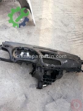 Renault Fluence Göğüs çıkma parça