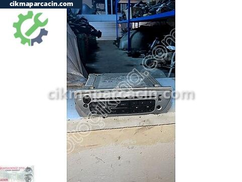 Renault Fluence Teyp çıkma parça