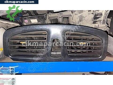 Renault Fluence Kalorifer Izgarası çıkma parça