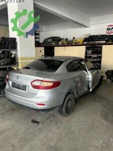 RENAULT FLUENCE SAĞ ARKA ÇAMURLUK ORJİNAL ÇIKMA