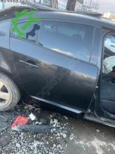 Renault Fluence sağ arka kapı orijinal hatasız boyasız