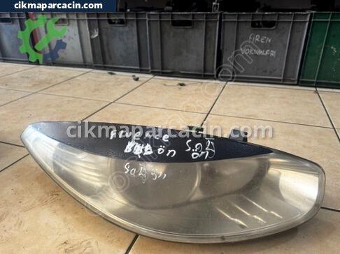 Renault Fluence Sağ Ön Far çıkma parça