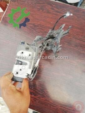 Renault Fluence Sağ Ön Kapı Kilidi çıkma parça
