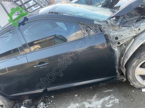 Renault Fluence Sağ Ön Kapı çıkma parça