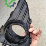 Renault Fluence sağ sis farı çerçevesi