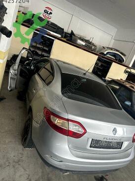 Renault Fluence Sol Arka Çamurluk çıkma parça