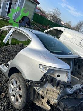 Renault Fluence Sol Arka Çamurluk çıkma parça