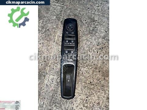 Renault Fluence Çamurluk çıkma parça