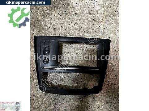 Renault Kadjar Teyp çıkma parça