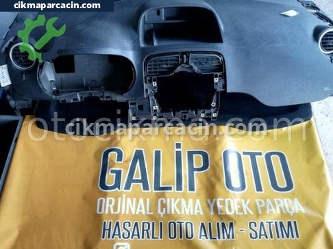 Renault Kangoo Torpido çıkma parça