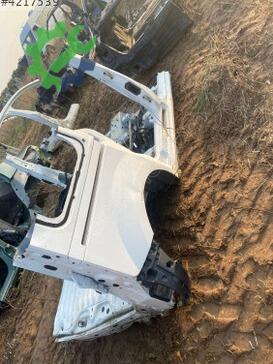 Renault Kangoo Sağ Arka Çamurluk çıkma parça