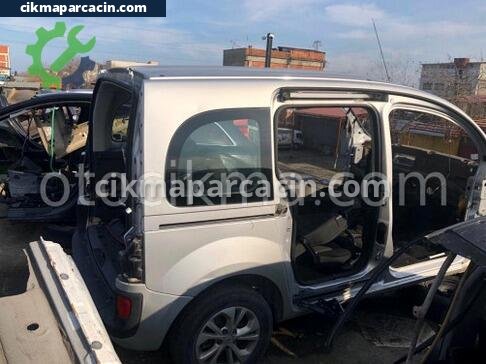 Renault Kangoo Sağ Arka Çamurluk çıkma parça