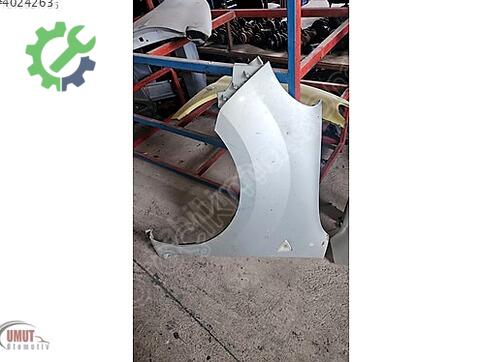 Renault Kangoo Sağ Ön Çamurluk çıkma parça