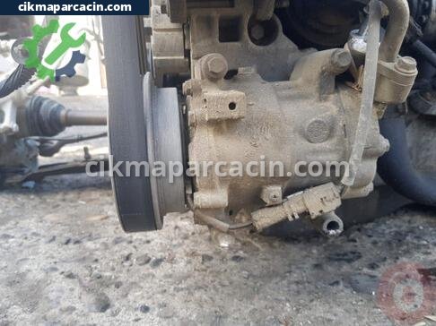 Renault Kangoo Klima Kompresörü çıkma parça