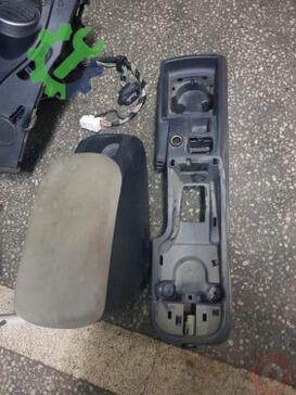 Renault Kangoo Orta Konsol çıkma parça