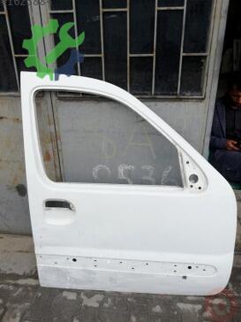 Renault Kangoo Sağ Ön Kapı çıkma parça