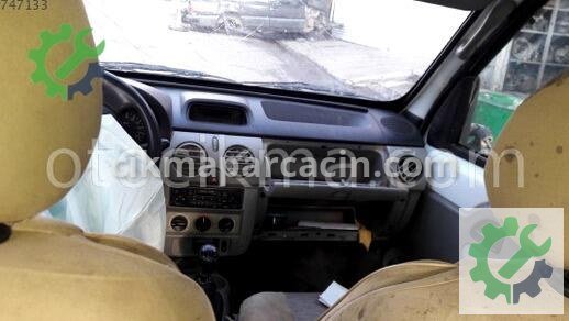 Renault Kangoo Sol Ön Kapı çıkma parça