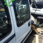 Renault Kangoo 1 sağ arka kapı camı hatasız orjinal çıkma