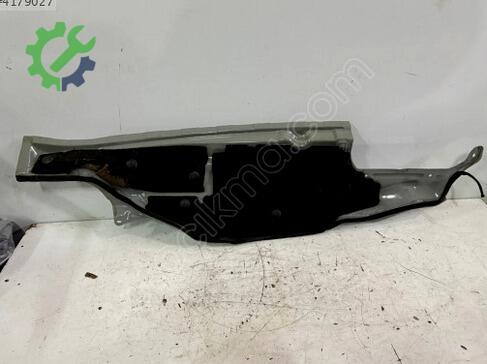Renault Kangoo Ön Cam Izgarası çıkma parça