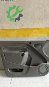 RENAULT KANGOO 2 SOL ÖN KAPI DÖŞEMESİ 08-21 OEM 8200618589
