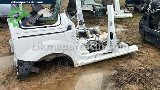 Renault Kangoo Sağ Arka Çamurluk çıkma parça