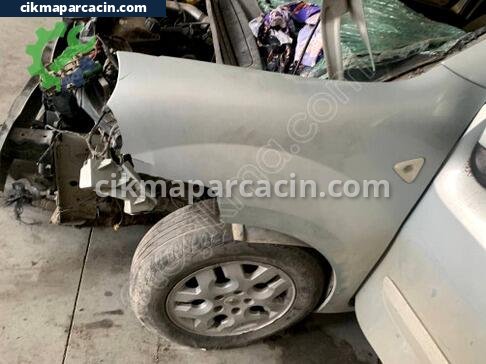 Renault Kangoo Sol Ön Çamurluk çıkma parça