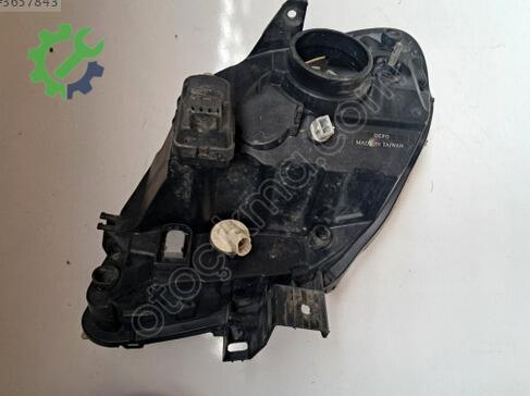Renault Kangoo Sağ Ön Far çıkma parça
