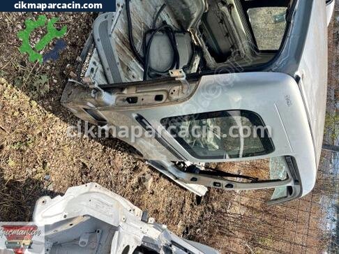 Renault Kangoo Sağ Arka Çamurluk çıkma parça