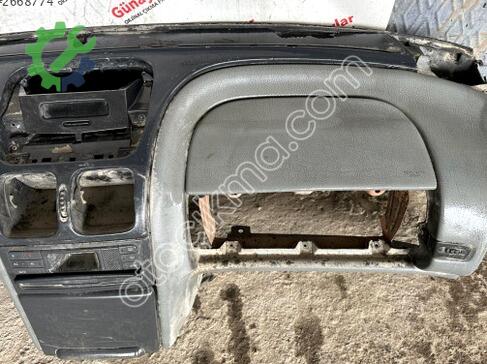 Renault Laguna Göğüs çıkma parça