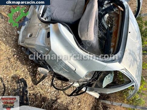 Renault Laguna Sağ Arka Çamurluk çıkma parça
