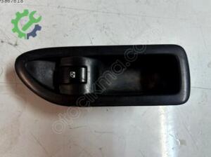 RENAULT LAGUNA 2 SAĞ ARKA KAPI CAM DÜĞMESİ VE ÇERÇEVESİ