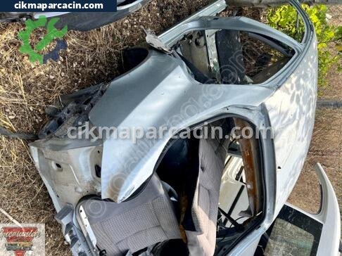 Renault Laguna Sol Arka Çamurluk çıkma parça