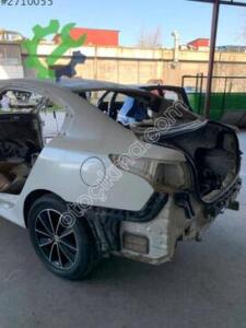 Renault Latitude Arka Çamurluk Hatasız Orjinal Çıkma