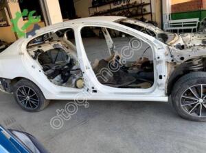 Renault Latitude Sağ Marşbiyel Hatasız Orjinal Çıkma