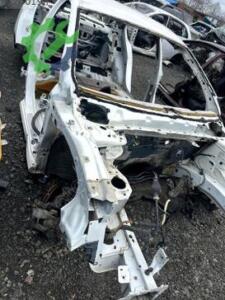 RENAULT LATITUDE SAĞ ON BUT KESME ORJİNAL ÇIKMA