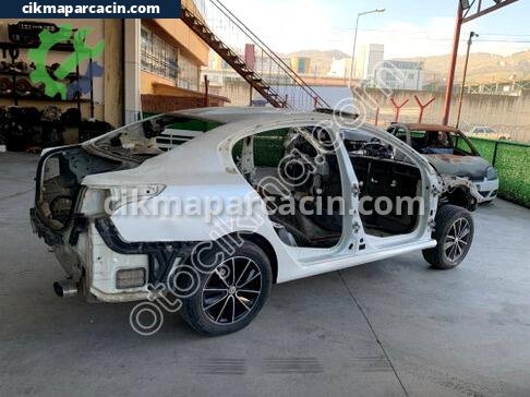 Renault Latitude Arka Tavan Sacı çıkma parça