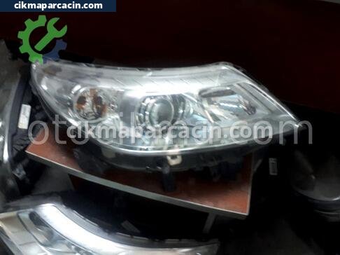 Renault Latitude Sağ Ön Far çıkma parça