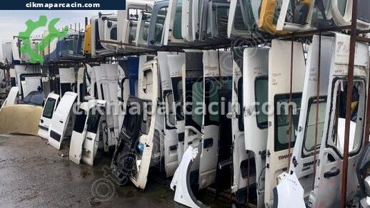 Renault Master Sağ Ön Kapı çıkma parça