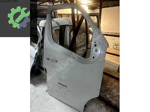 Renault Master Sağ Ön Kapı çıkma parça
