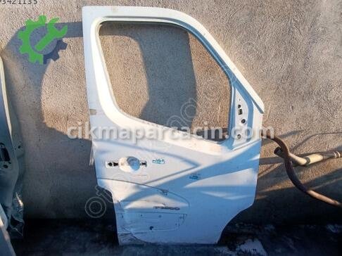 Renault Master Sağ Ön Kapı çıkma parça