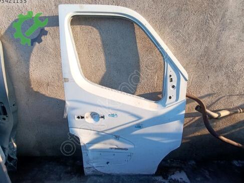Renault Master Sağ Ön Kapı çıkma parça