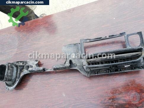 Renault Megane Göğüs çıkma parça