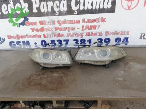Renault Megane Sağ Ön Far çıkma parça