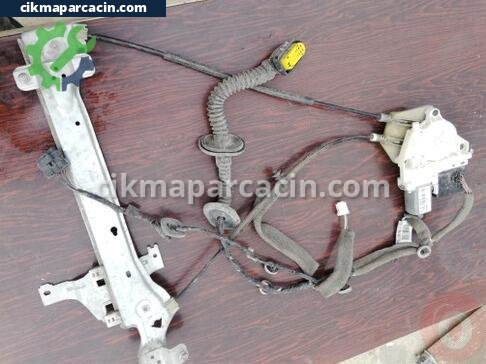 Renault Megane Sağ Arka Cam Krikosu çıkma parça